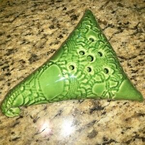 Handmade orarina green leaves coral pottery